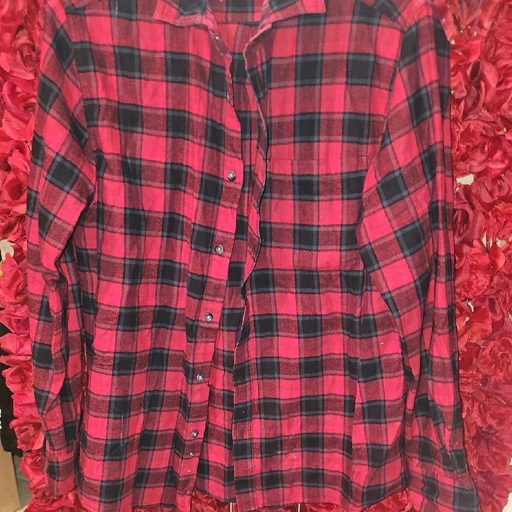 Eddie Bauer Men's Red and Black Plaid Button Down Shirt Size Large